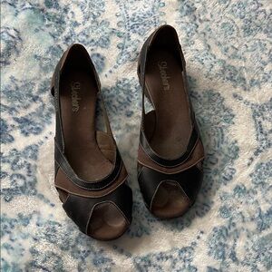 Skechers Women's Black and Brown Flats